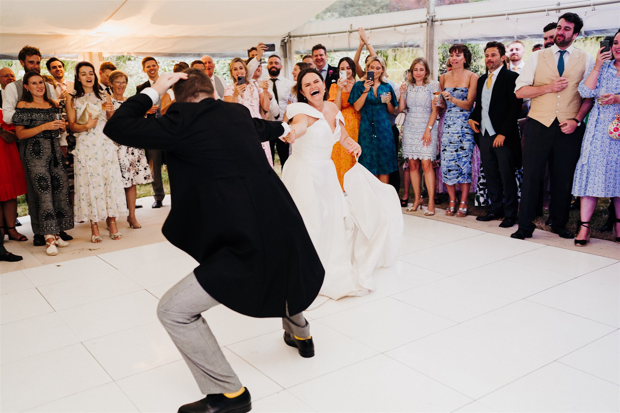 Milla and Harry's wedding - amazing first dance between the couple