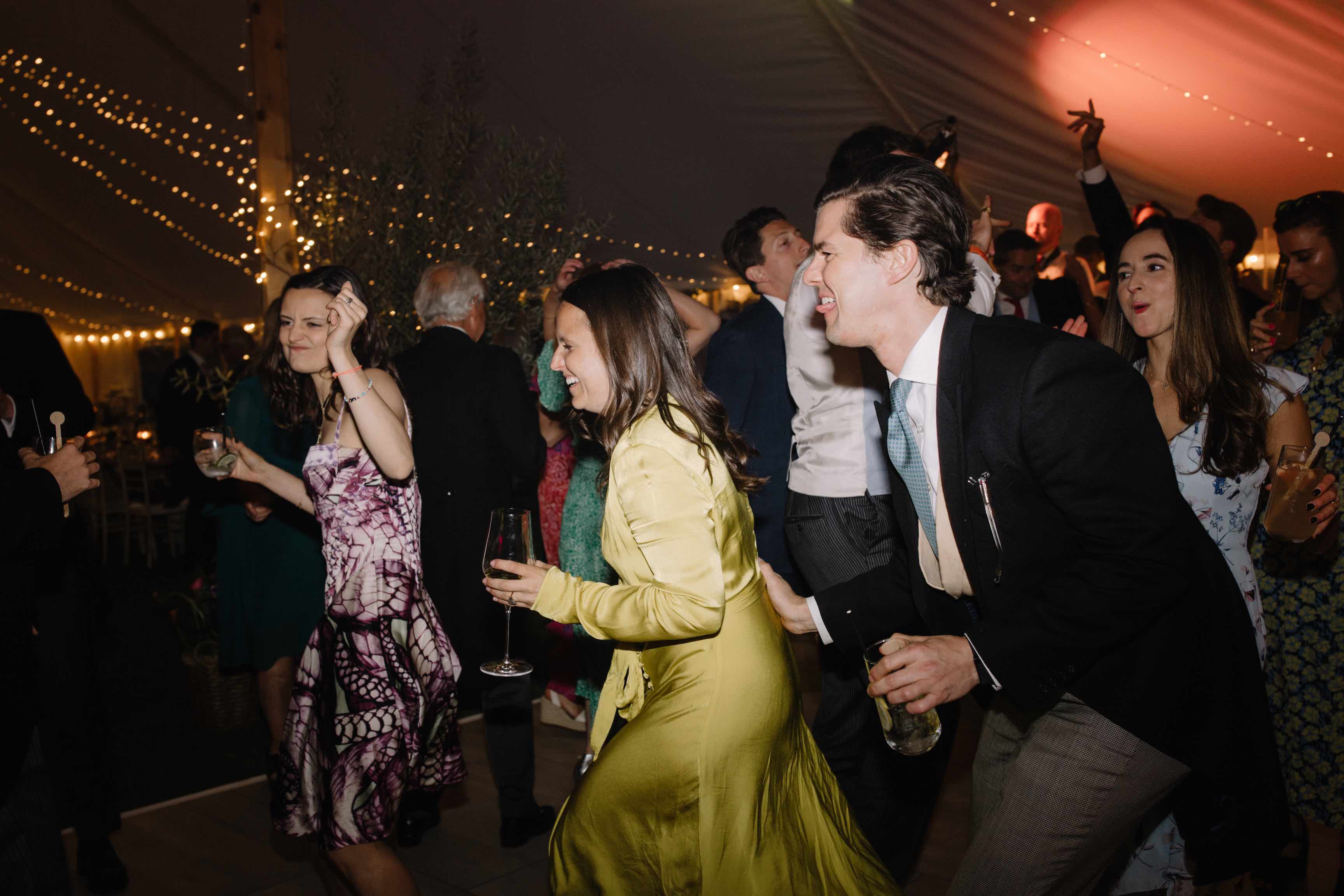 Rose & Alex's wedding - more dancefloor action